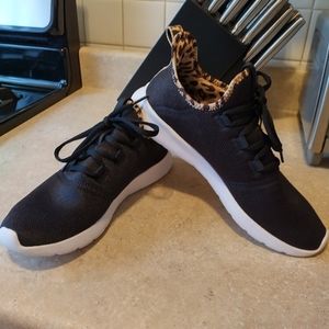 EUC Adidas Cloudforms